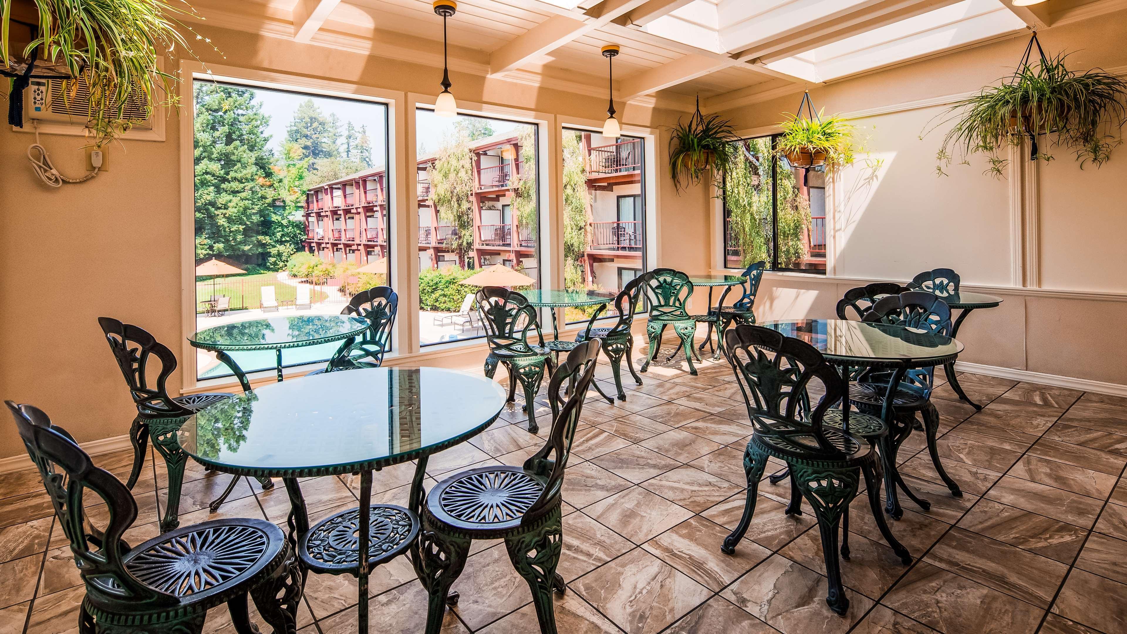 Best Western Plus Humboldt House Inn Гарбервилл Экстерьер фото